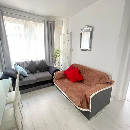 Lovely 2 Bed Flat 2 Floor Miles London Exterior photo
