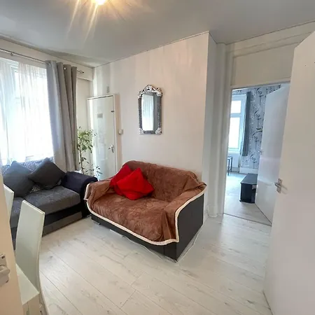 Lovely 2 Bed Flat 2 Floor Miles London Exterior photo