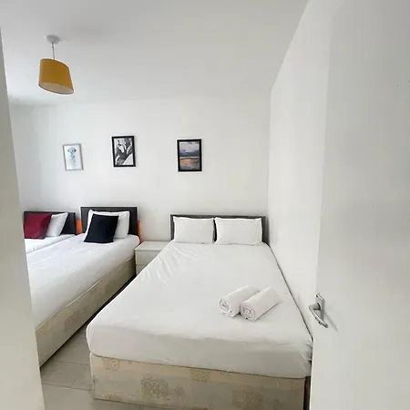 Lovely 2 Bed Flat 2 Floor Miles London Exterior photo
