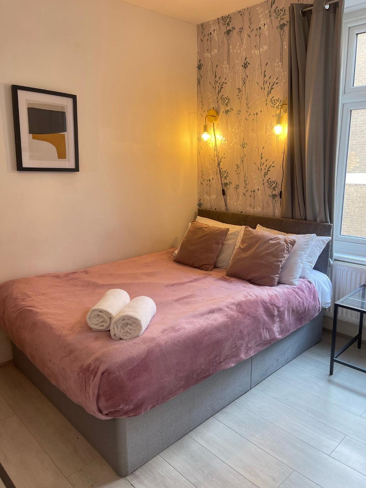 Lovely 2 Bed Flat 2 Floor Miles Appartamento